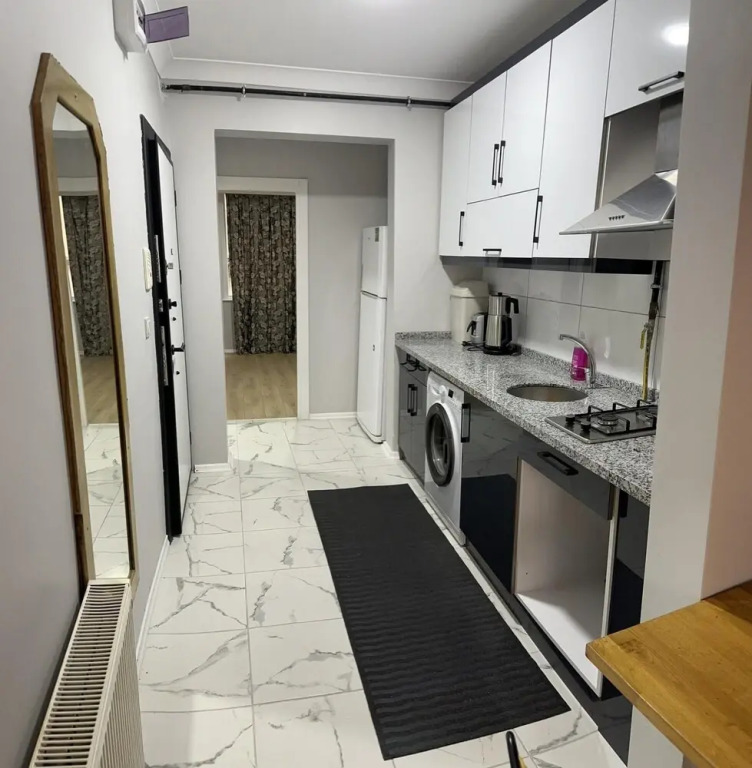 Lovely Apartment With Balcony in Esenler