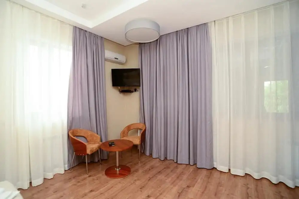 Urban Luxe Hotel