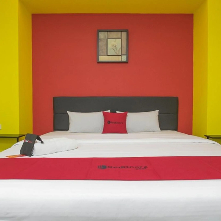 RedDoorz near ITC Mangga Dua