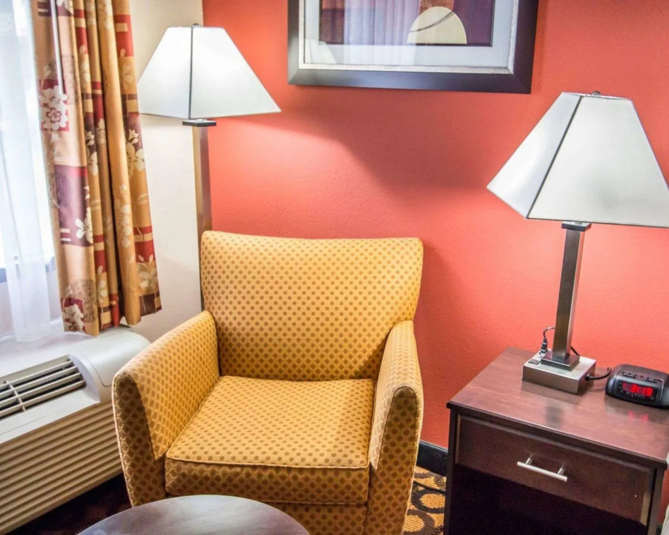 Econo Lodge Richmond Hill