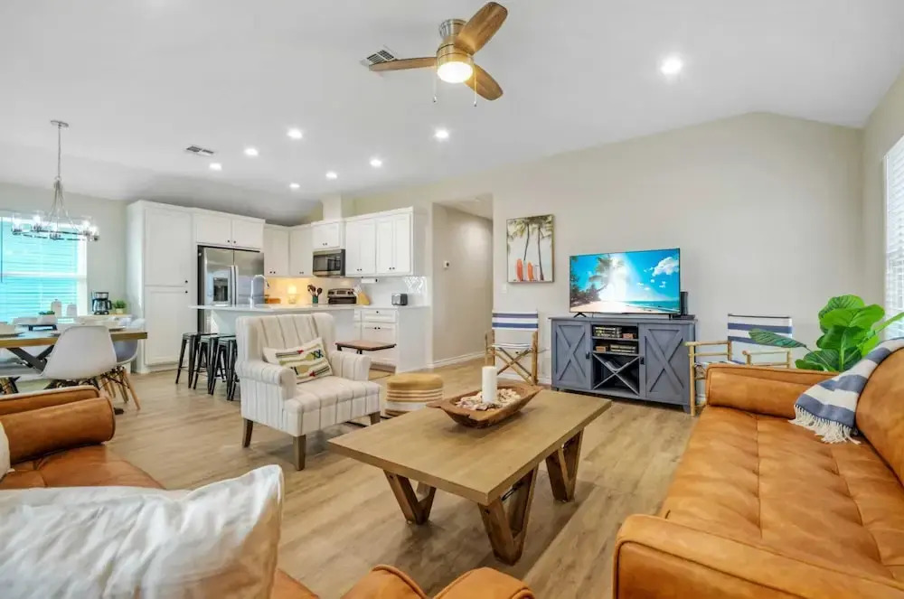 Sleeps 21, 2 Homes Private Pool, Patio Lounge w/ Fire Pit, Bar, TV, & Games