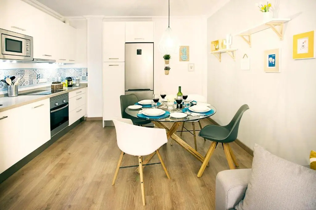 Bright & Quiet Apartment Malaga Center