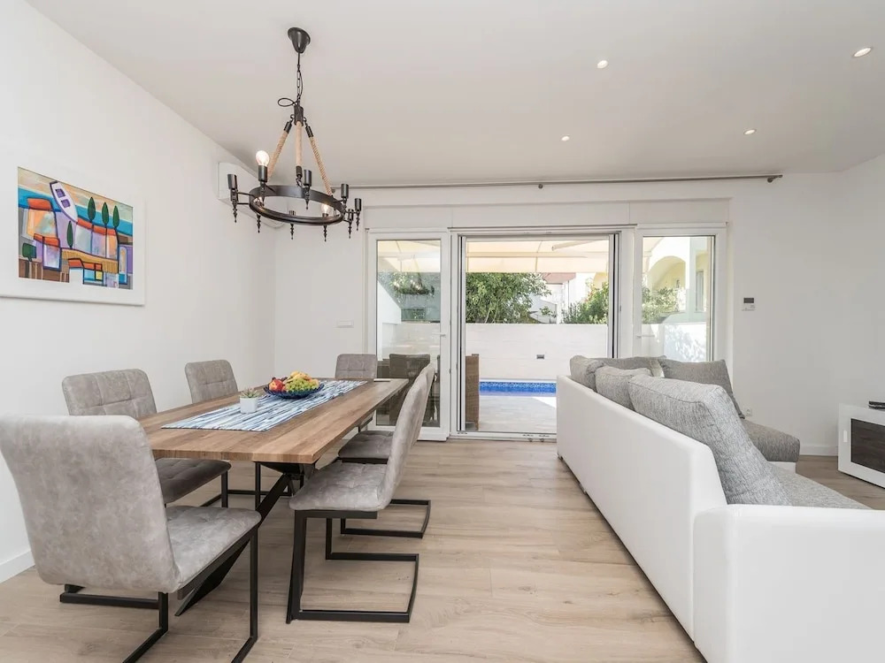Modern Villa in Privlaka with Swimming Pool