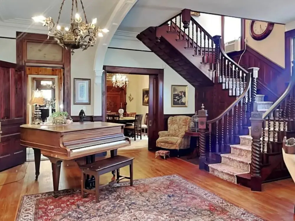 Victorian Rose by Ryson Vacation Rentals