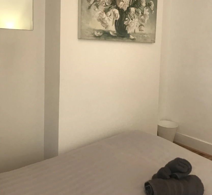 Lovely 6-bed Apartment in London