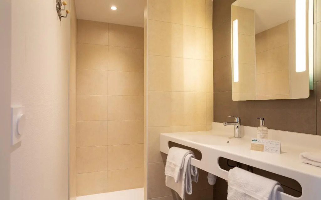 Brit Hotel Ploermel - Hotel de lHippodrome