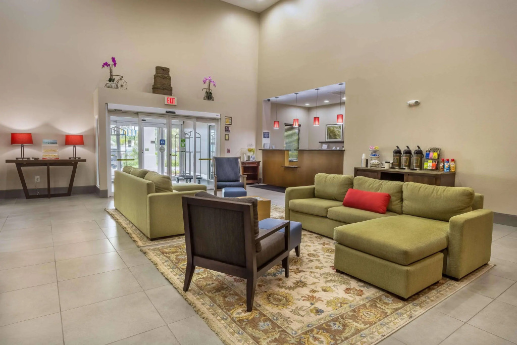 Country Inn & Suites by Radisson, St Petersburg - Clearwater, FL