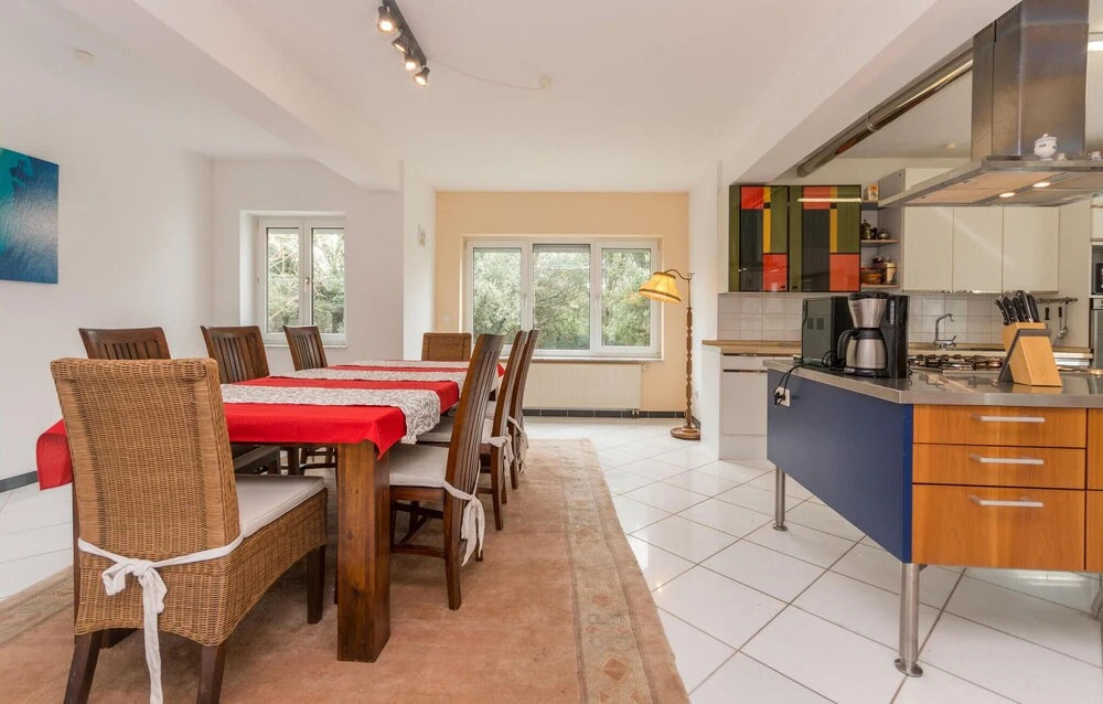 Gorgeous Home In Rastane Donje