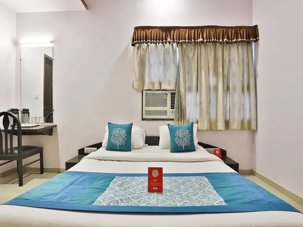 OYO Flagship 711 Hotel Crystal