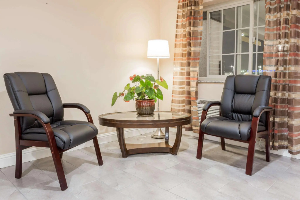Deluxe Inn Willows