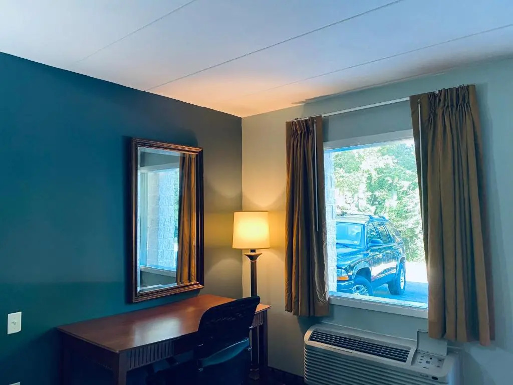 Excel Inn & Suites