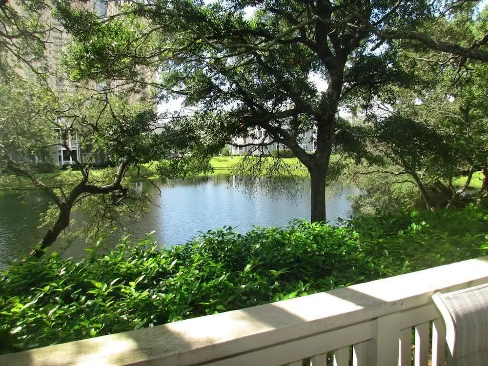 Spacious Villa Steps From Beach at Kingston!
