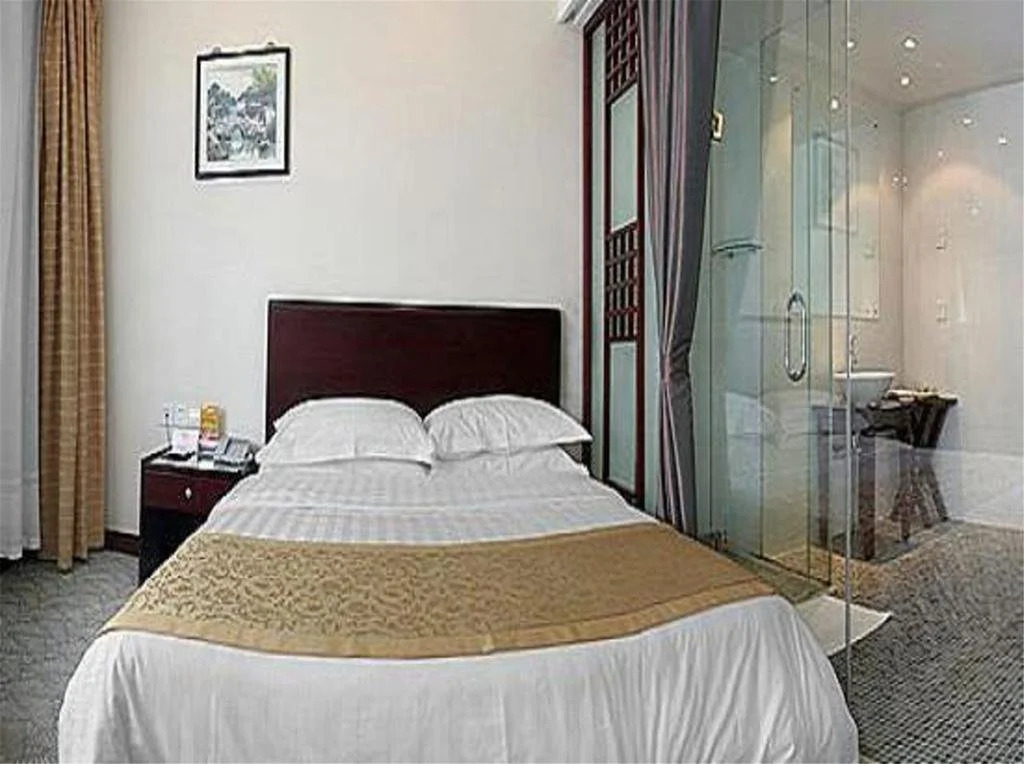 Golden Bridge Holiday Hotel