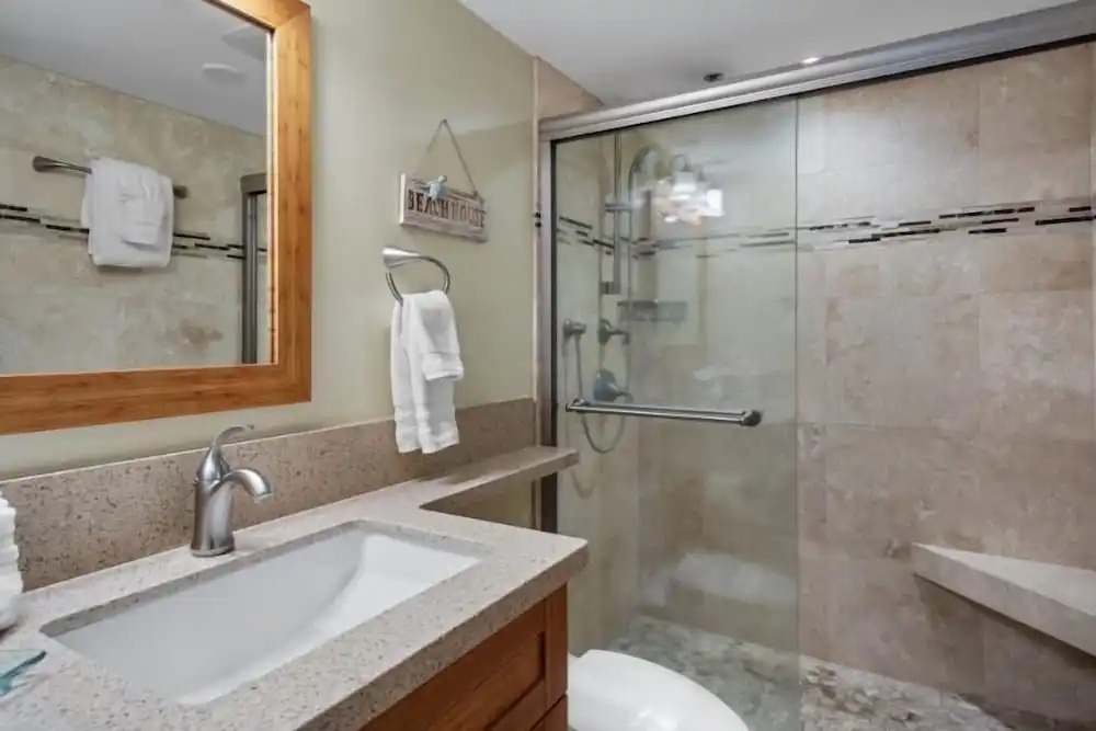 Kihei Surfside, #213 1 Bedroom Condo by RedAwning