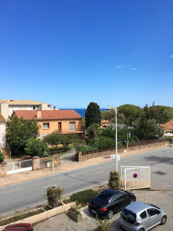 Apartment With one Bedroom in Sari-solenzara, With Wonderful sea View, Furnished Balcony and Wifi - 200 m From the Beach
