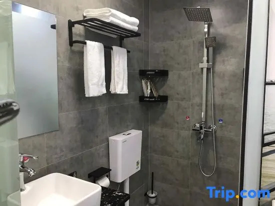 Changde Dingcheng Mingfeng Hotel