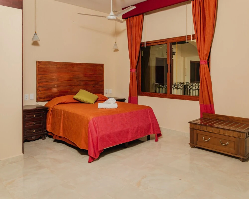 hotel y hostal nojoch che