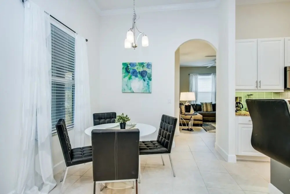 Stunning Modern Solterra 5 Bedroom/4 Bathroom Home