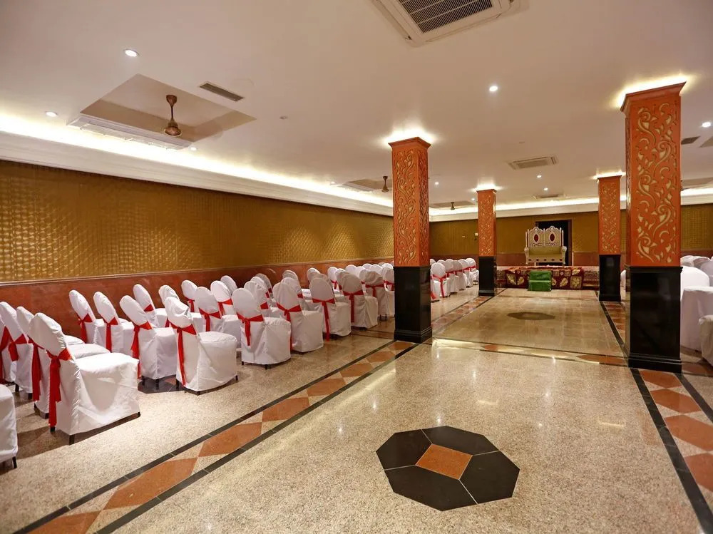 OYO 10433 Hotel Meenakshi