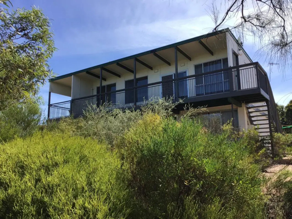 Longbeach House