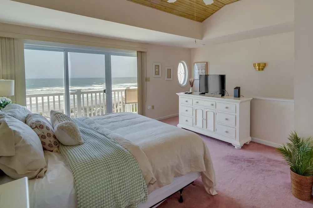 Charming Brigantine Condo Rental: Steps to Beach!