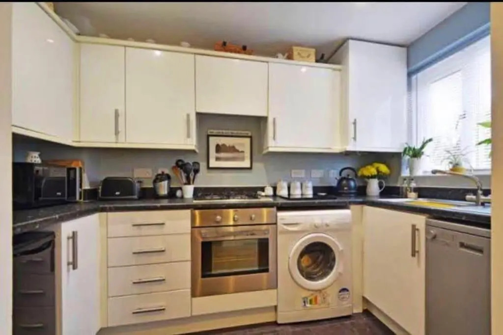 Sunny family 5-sleeper near Newquay’s top beaches