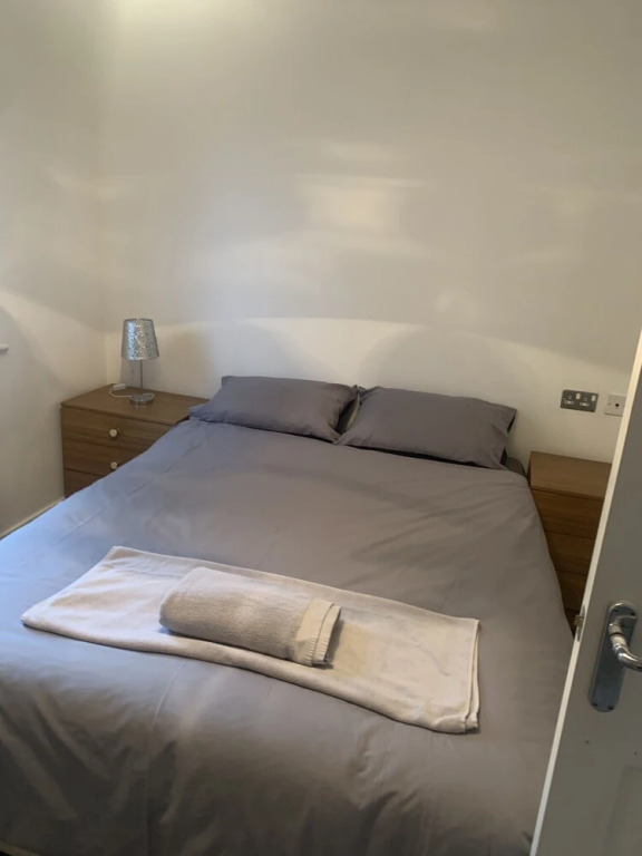 Impeccable 4-bed House Next Door to the Liberty