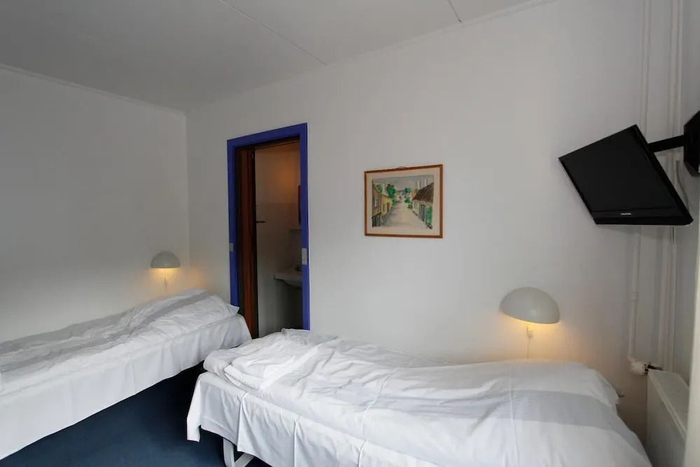 Therns Hotel