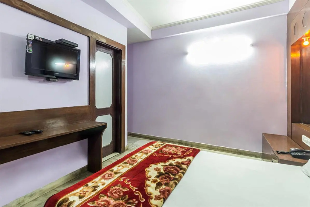 Hotel Sahara International Deluxe