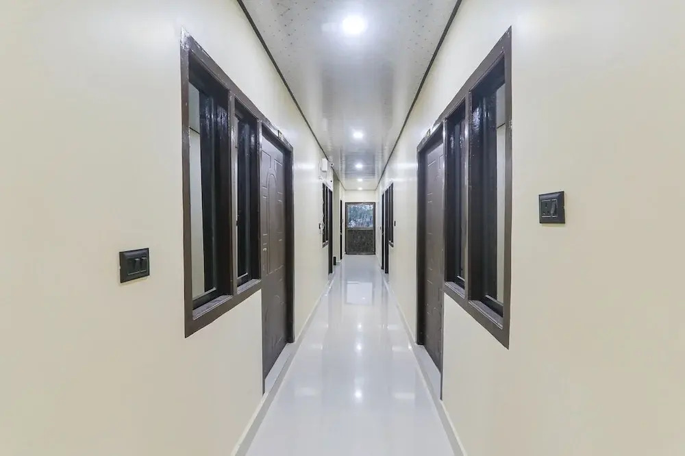 Fabhotel Awadh Inn - 600m from Ram mandir