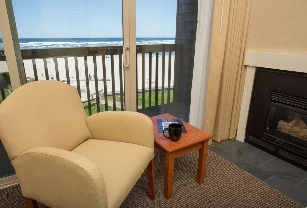 Schooners Cove Inn