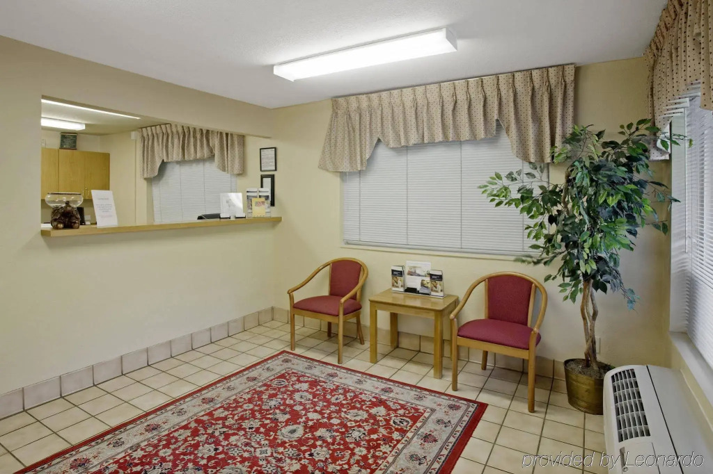 Crossland Economy Studios - Colorado Springs - Airport