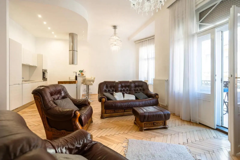 DON'T LOOK any further - Gary's superb apartment