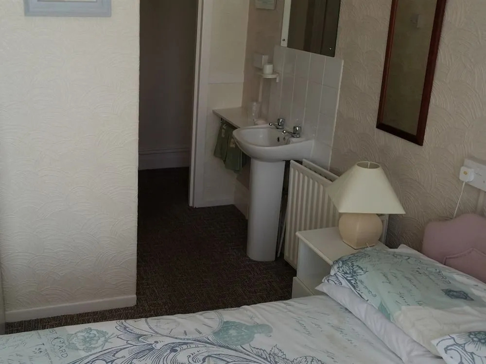 Highbury Hotel