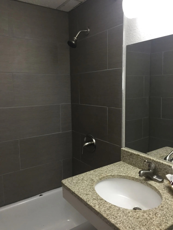 Coratel Inn & Suites by Jasper Mankato