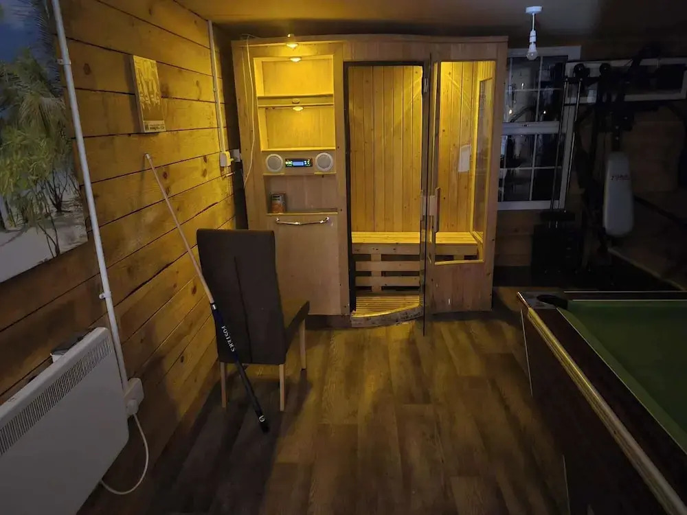 Bellhouse Hassendeanburn- Sleeps 10 hot tub