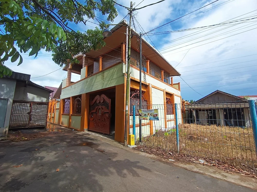 Hotel O Azeela Kost Syariah