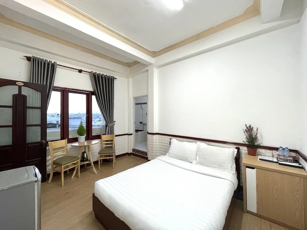 Tường Vy Dalat Central