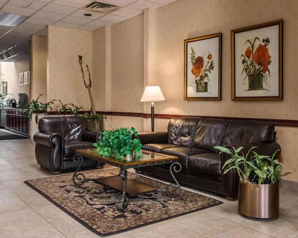 American Inn & Suites