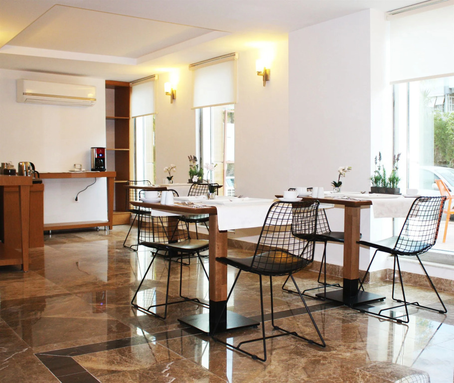 Regna Hotel