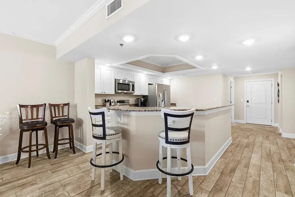 Dimucci Tower 404
