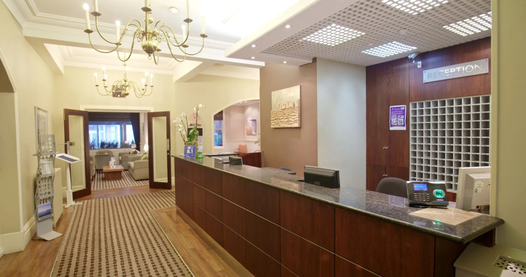 Sandbanks Hotel