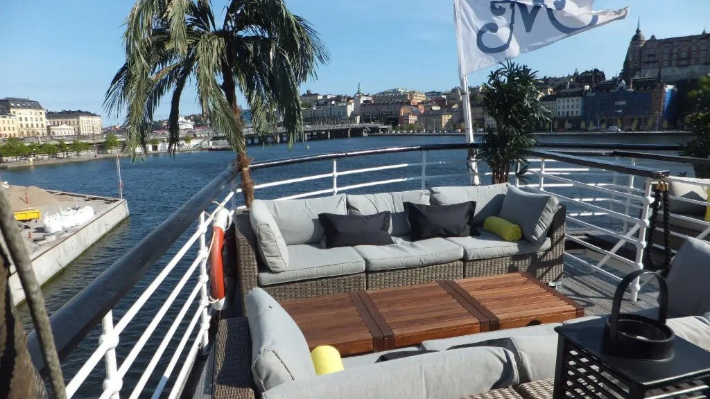 Mälardrottningen Yacht Hotel