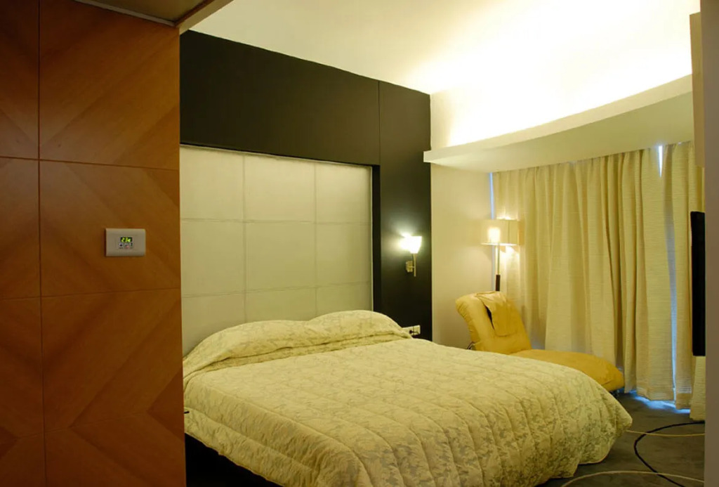 Peninsula Grand