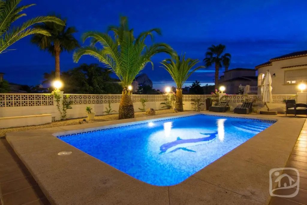 Villa Mackay by Abahana Villas
