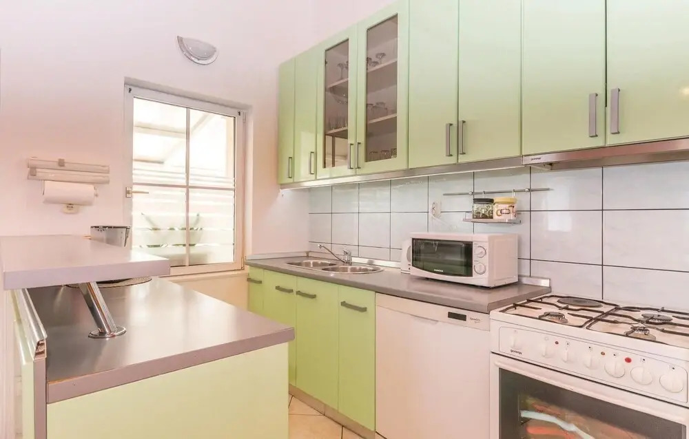 Beautiful Home in Nadin With Wifi and 3 Bedrooms