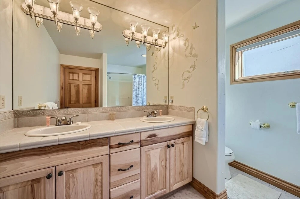 137 Rasor Drive 4 Bedroom Home by RedAwning