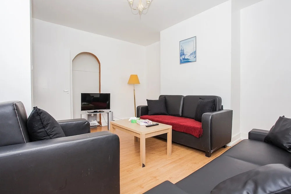 Spacious Shepherds Bush Apartment With Garden