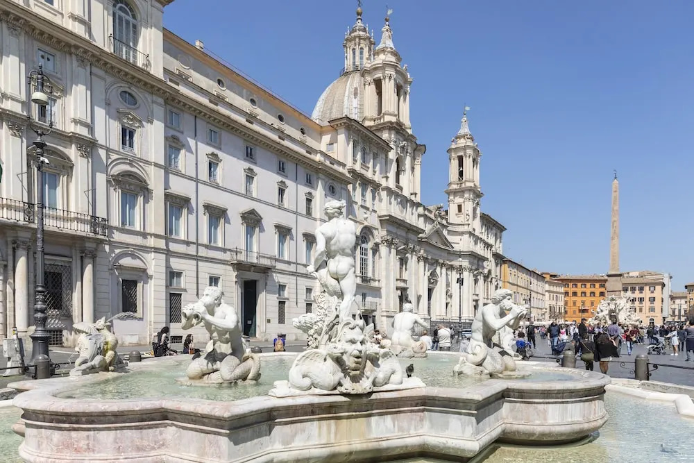 Sonder — Piazza dell'Orologio