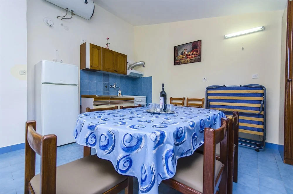 Apartment Dina